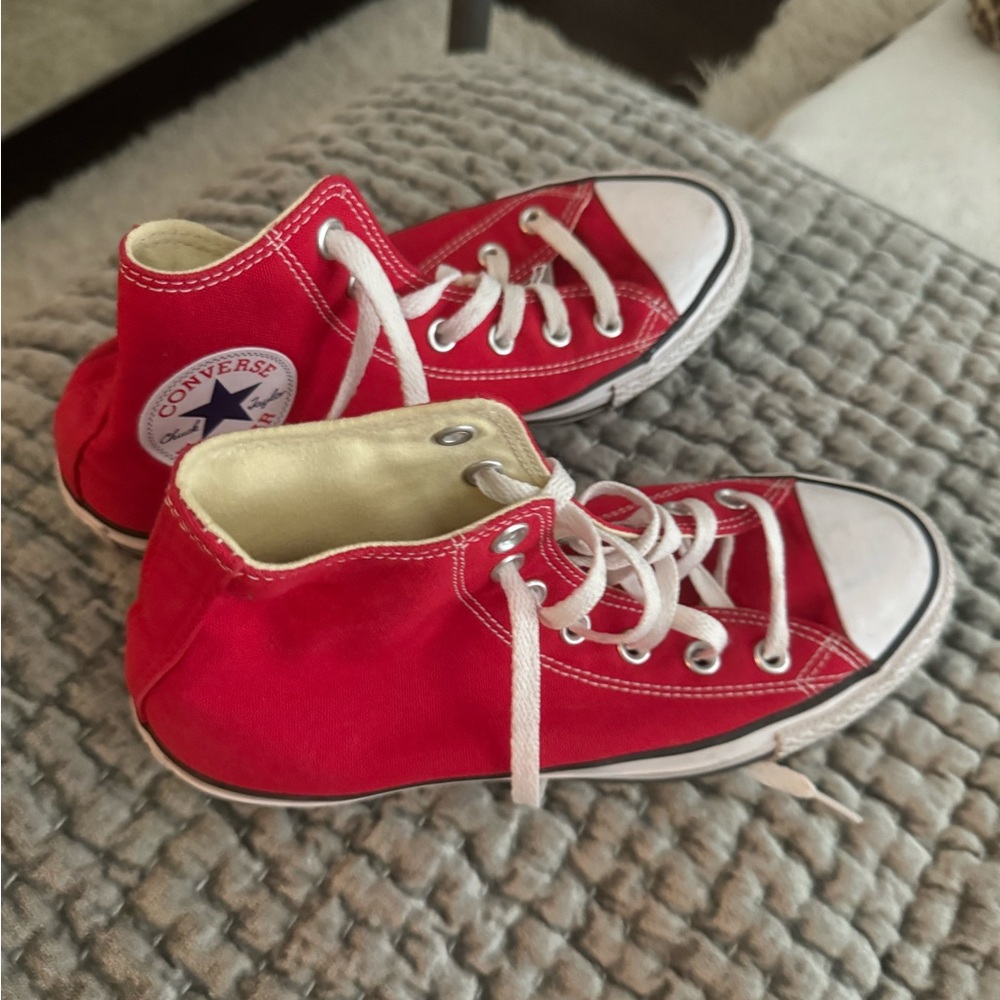 Red converse